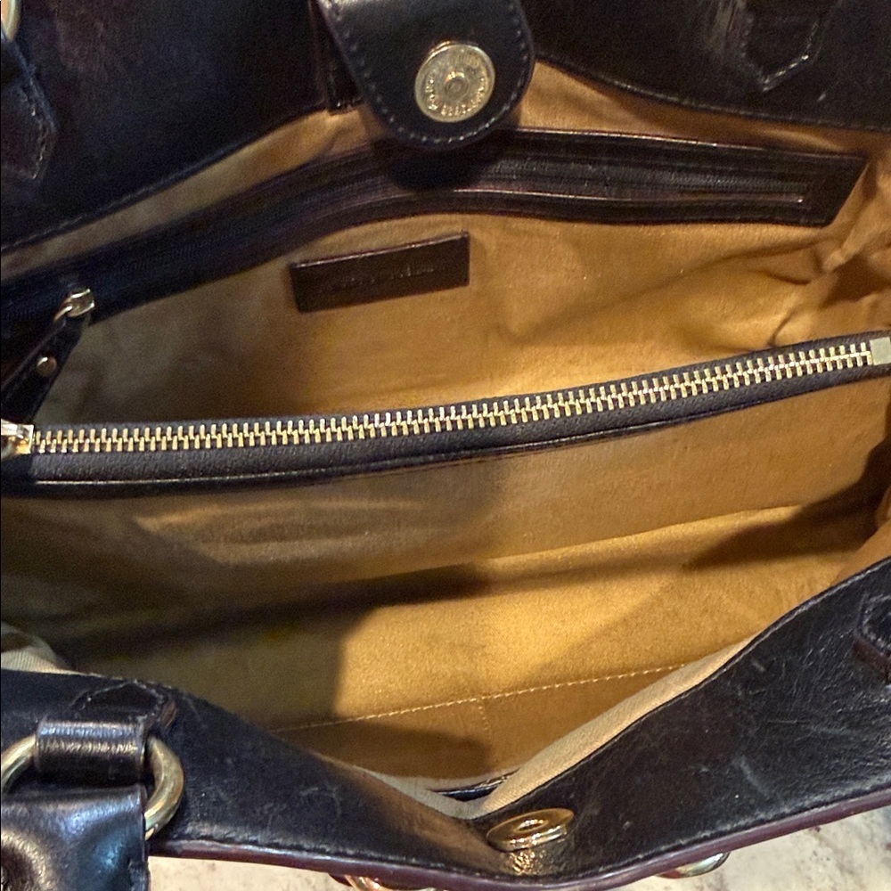 ANTONIO MELANI Elegant Black Leather Handbag - Picture 6 of 8